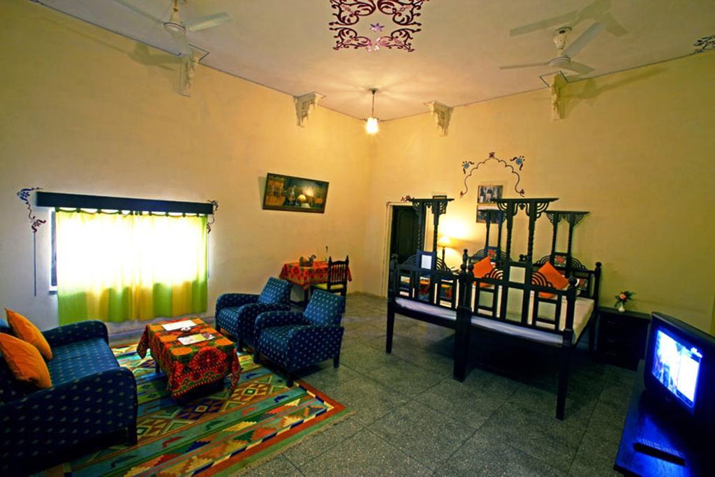 V Resorts Jhalamand Garh Jodhpur Джодхпур Номер фото